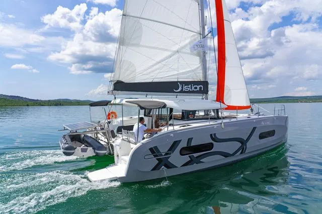 FIRST GLIMPSE - Image 5