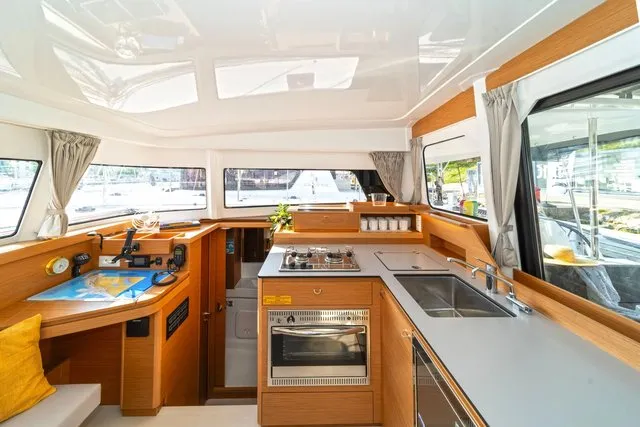 FIRST GLIMPSE - Image 11