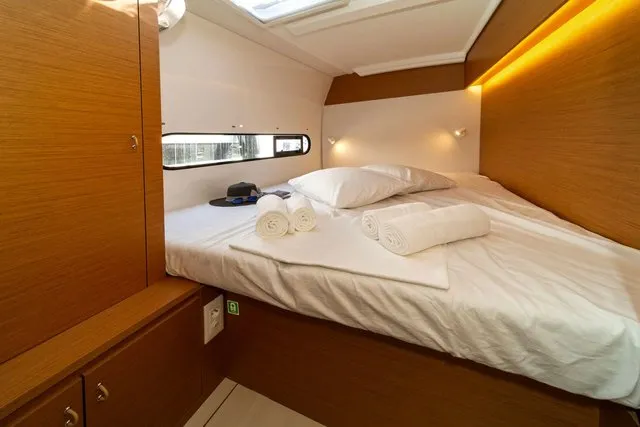 FIRST GLIMPSE - Image 15