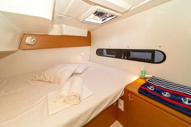 FIRST GLIMPSE - Image 16