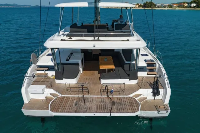 CHAMPAGNE PLEASE - Image 6