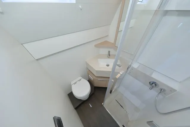 CHAMPAGNE PLEASE - Image 32