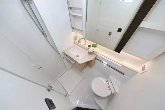 CHAMPAGNE PLEASE - Image 36