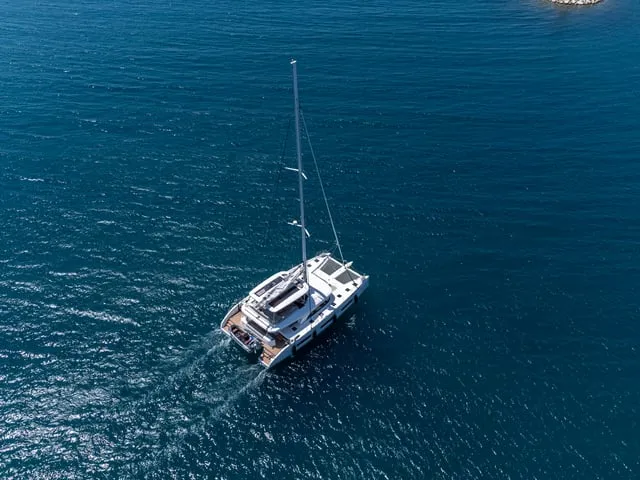 NEW LAGOON SIXTY 5 - Image 4