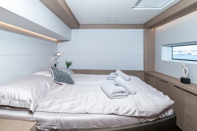 NEW LAGOON SIXTY 5 - Image 24