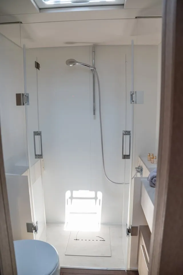 NEW LAGOON SIXTY 5 - Image 25