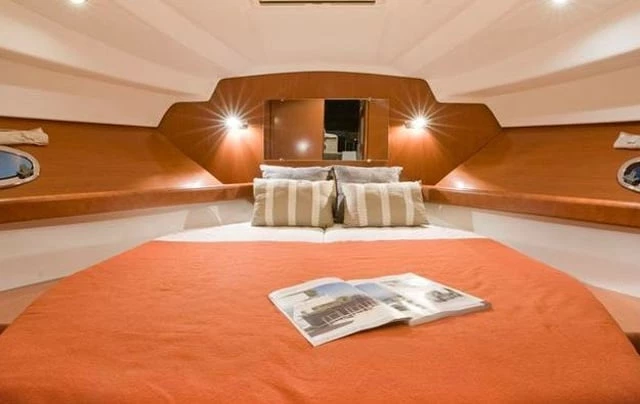 ANTARES 32 FLY - Image 8