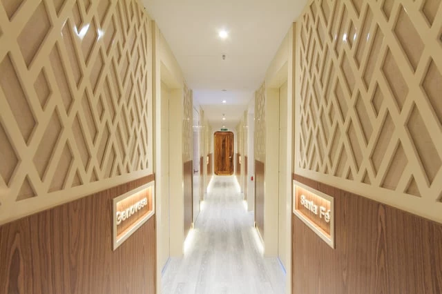 ELITE - Image 26