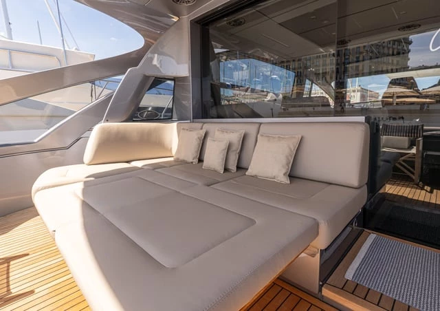 JOSEPHINE - Image 20