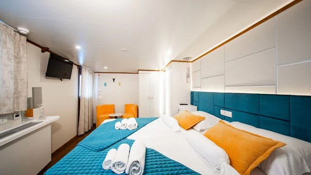 ADRIATIC BLUE - Image 25